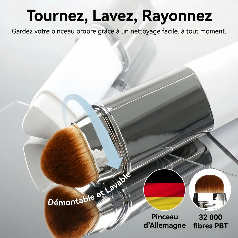 Fond de teint adaptatif 2-en-1 avec pinceau intégré
